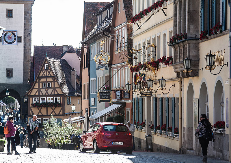 Plönlein (“Little Square”) Rothenburg ob der Tauber, TravelBloggers.ca, Iain Shankland, Gail Shankland