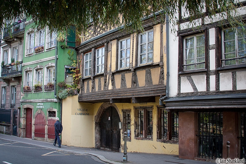 Notre-Dame Cathedral, Cathédrale Notre-Dame-de-Strasbourg area, TravelBloggers.ca, Iain Shankland