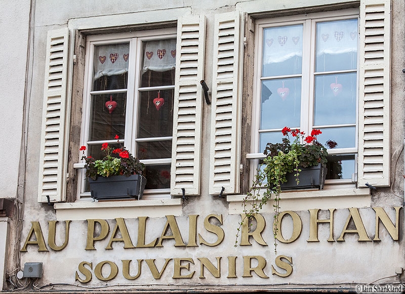 Notre-Dame Cathedral, Cathédrale Notre-Dame-de-Strasbourg area, TravelBloggers.ca, Iain Shankland
