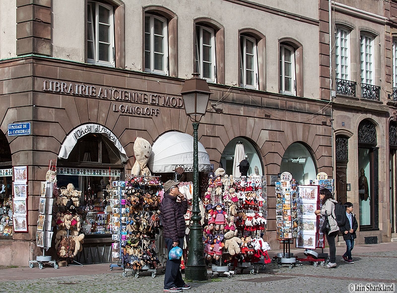 Notre-Dame Cathedral, Cathédrale Notre-Dame-de-Strasbourg area, TravelBloggers.ca, Iain Shankland