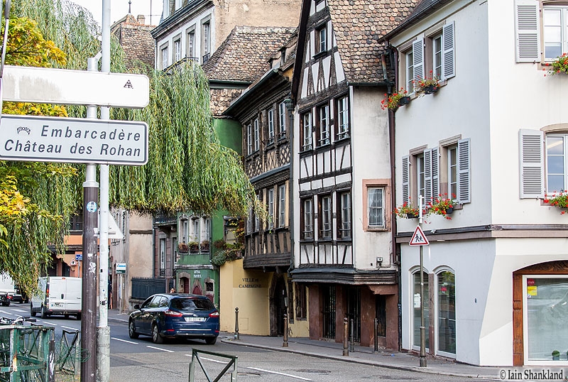 Notre-Dame Cathedral, Cathédrale Notre-Dame-de-Strasbourg area, TravelBloggers.ca, Iain Shankland