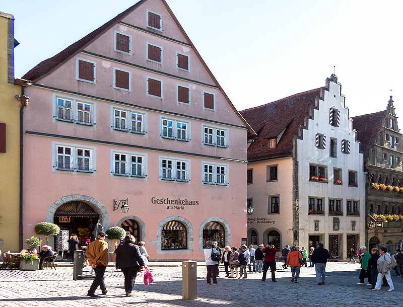 Rothenburg ob der Tauber, Germany - TravelBloggers.ca, Iain Shankland, Gail Shankland