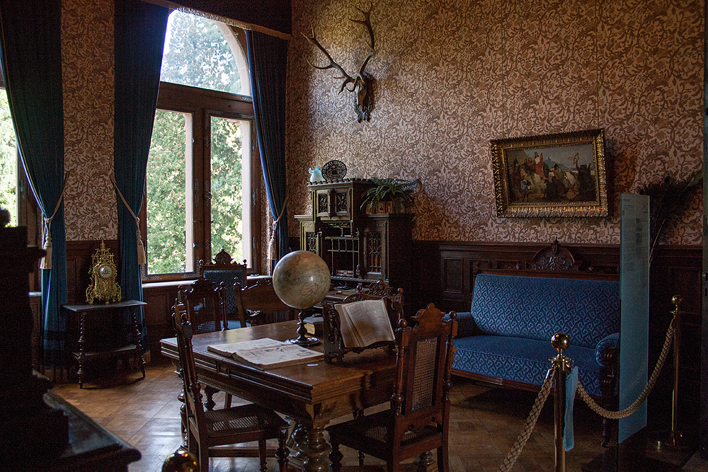 Schloss Drachenburg, Drachenburg Castle, Koenigswinter‎, Königswinter, Drachenfels Castle (Schloss), Drachenfelsbahn, TravelBloggers.ca, Iain Shankland, Gail Shankland