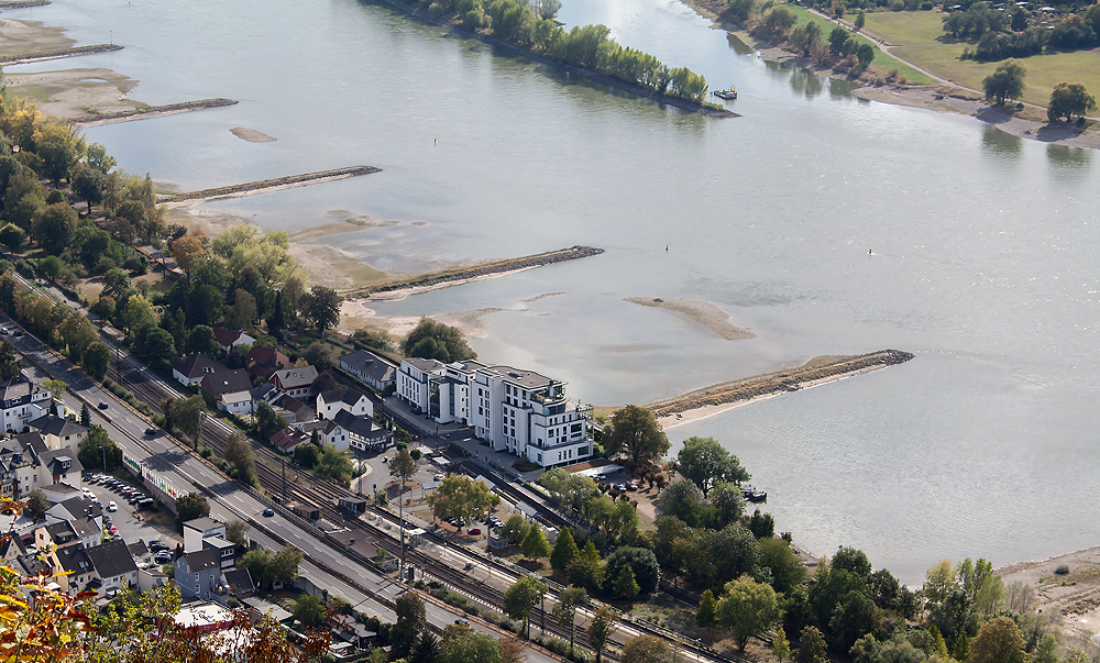 Schloss Drachenburg, Drachenburg Castle, Koenigswinter‎, Königswinter, Drachenfels Castle (Schloss), Drachenfelsbahn, TravelBloggers.ca, Iain Shankland, Gail Shankland