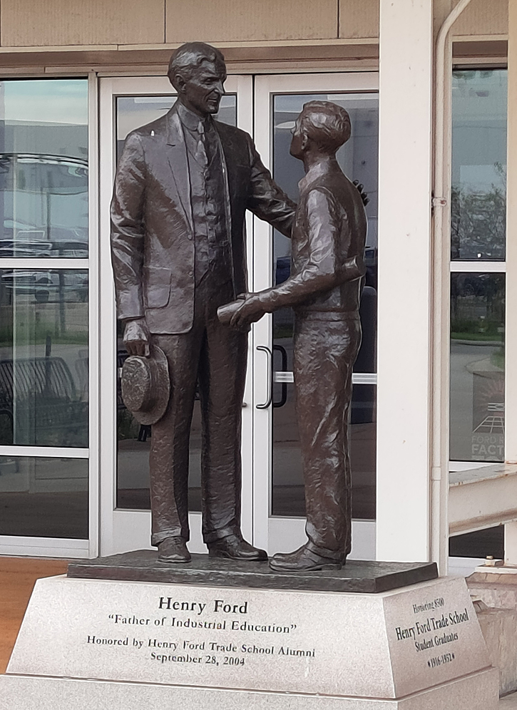 Ford Rouge Factory, Iain Shankland, Gail Shankland, TravelBloggers.ca