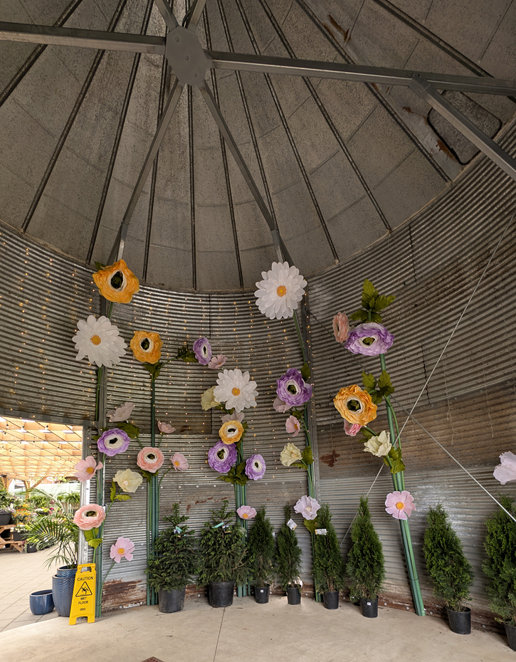 The Watering Can on Highway 8, Niagara. TravelBloggers.ca, Iain Shankland