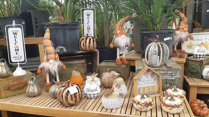 The Watering Can on Highway 8, Niagara. TravelBloggers.ca, Iain Shankland