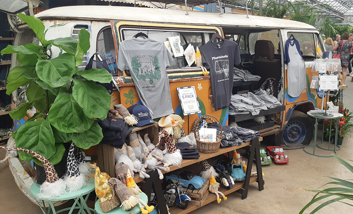 The Watering Can on Highway 8, Niagara. TravelBloggers.ca, Iain Shankland