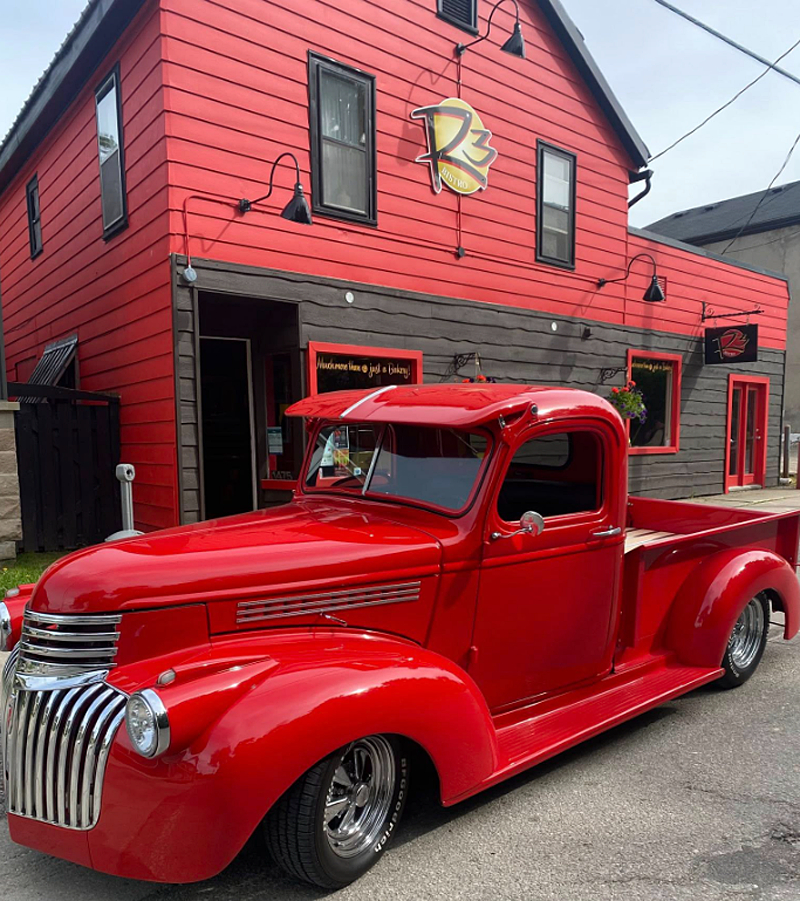 Ray’s 3rd Generation Bistro, TravelBloggers.ca, Iain Shankland, Gail Shankland